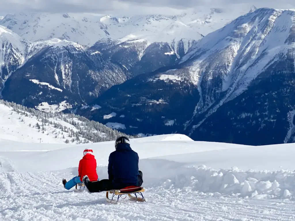 winterrodelbahn mit verschneiter berglandschaft4 winterrodelbahn mit verschneiter berglandschaft4