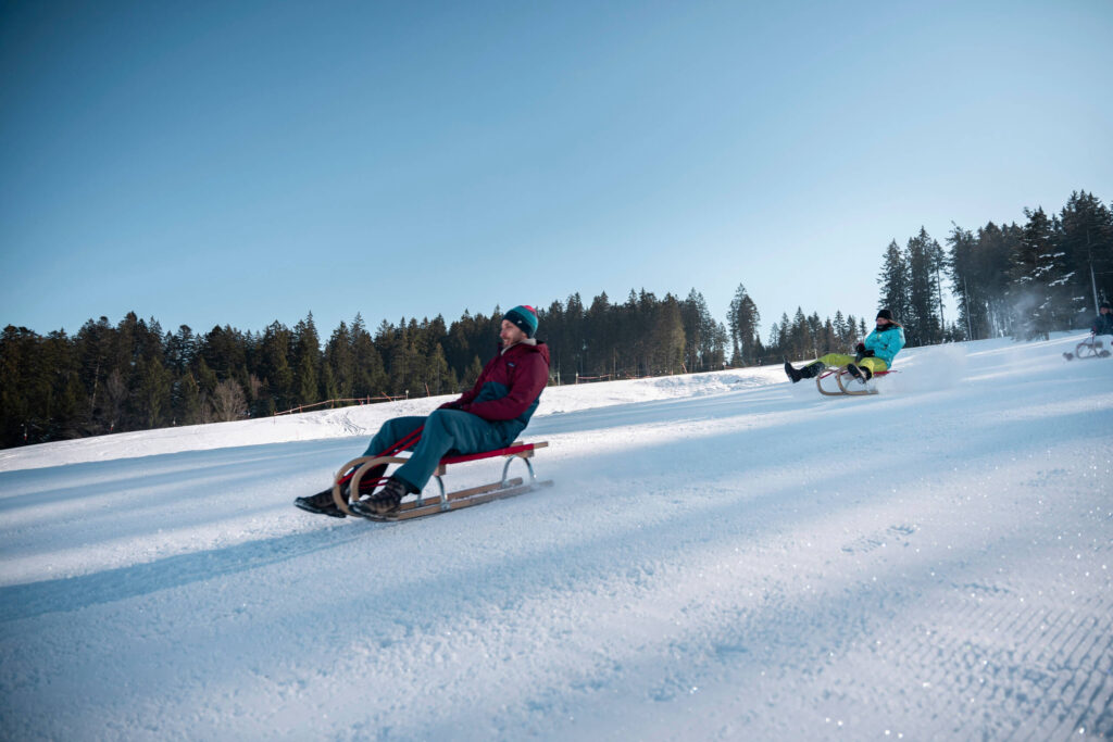 winterrodelbahn mit verschneiter berglandschaft7 winterrodelbahn mit verschneiter berglandschaft7